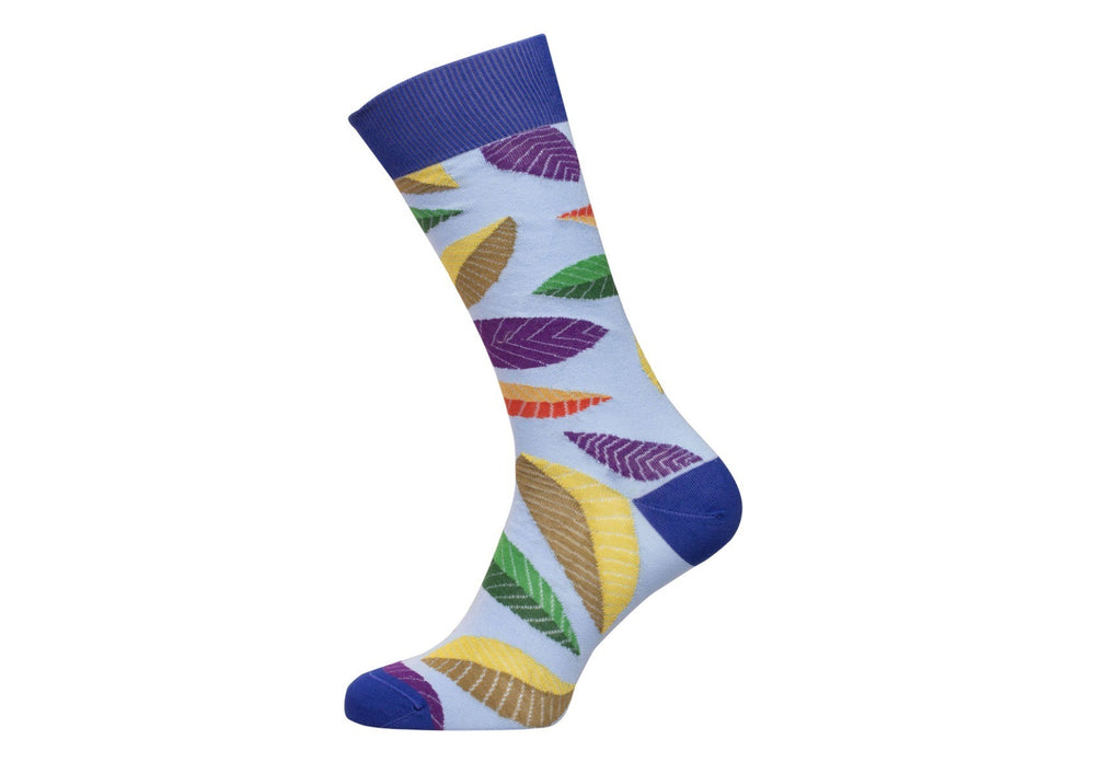 Socken mit blauen Blättern